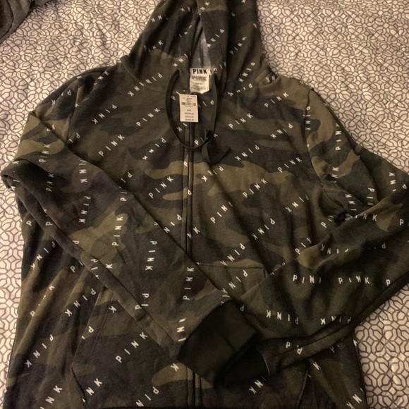 NWT vs pink Camo zip up - Picture 1 of 1
